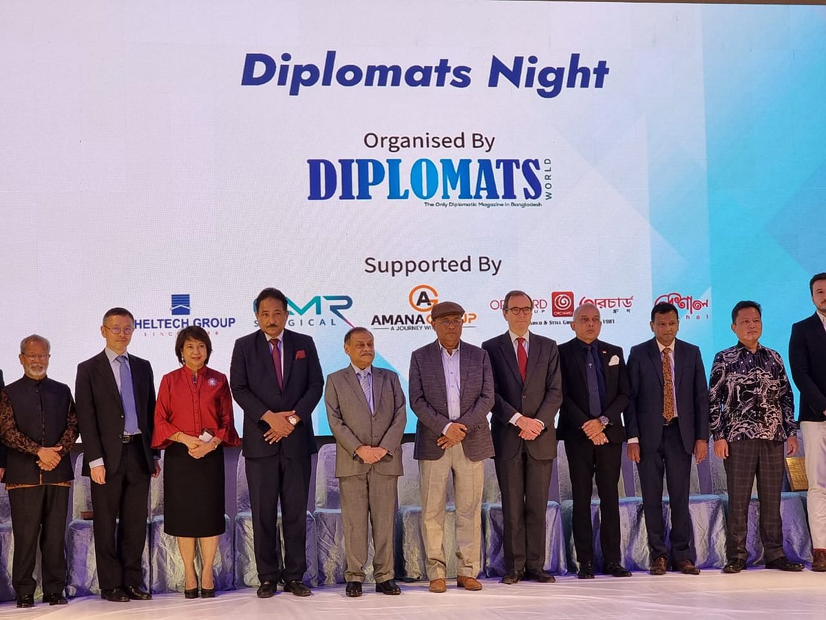 ডিপ্লোম্যাটস পাবলিকেশন আয়োজিত অনুষ্ঠানে ২০টি দেশের কূটনীতিকদের সঙ্গে তথ্য ও সম্প্রচারমন্ত্রী হাছান মাহমুদ