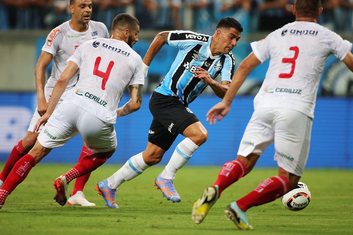 তাঁর অ্যাসিস্ট নিয়েই বিতর্ক