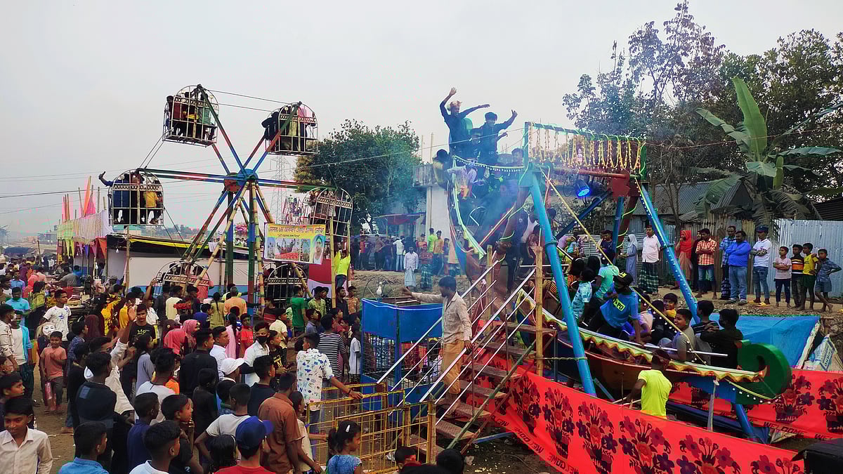 ঐতিহ্যবাহী বান্নি মেলা ঘিরে উৎসবে মেতেছেন কিশোরগঞ্জের করিমগঞ্জ উপজেলার গুণধর ইউনিয়ন ও আশপাশের এলাকার মানুষ