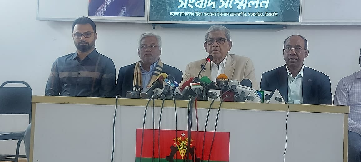 গুলশানে বিএনপির চেয়ারপারসনের কার্যালয়ে সংবাদ সম্মেলনে বিএনপির মহাসচিব মির্জা ফখরুল ইসলাম আলমগীর। ঢাকা, ৭ ফেব্রুয়ারি