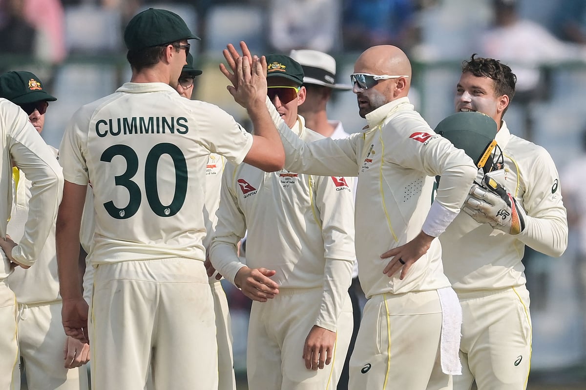 দ্বিতীয় ইনিংসে অস্ট্রেলিয়া এগিয়ে ৬২ রানে