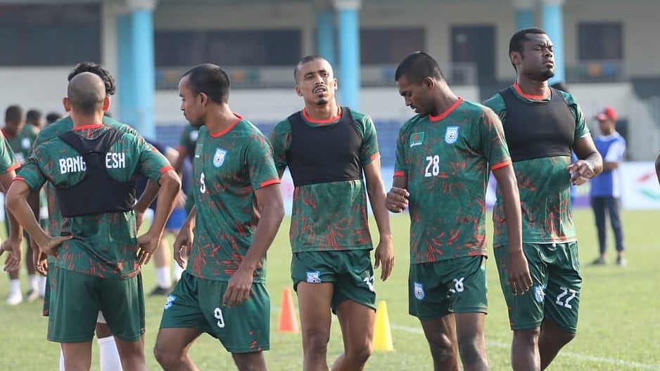 অনুশীলনে বাংলাদেশ ফুটবল দল