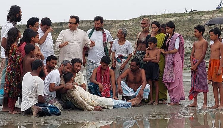 ঙ্গলবার চ্যানেল আইয়ে ‘রেডিও’ চলচ্চিত্রের বিশ্ব প্রিমিয়ার হয়েছে