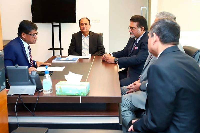 দেশের প্রধান শেয়ারবাজার ঢাকা স্টক এক্সচেঞ্জের (ডিএসই) নবনির্বাচিত চেয়ারম্যান হাফিজ মুহম্মদ হাসানের সঙ্গে সৌজন্য সাক্ষাৎ করেছেন চট্টগ্রাম স্টক এক্সচেঞ্জের (সিএসই) চেয়ারম্যান আসিফ ইব্রাহিম।