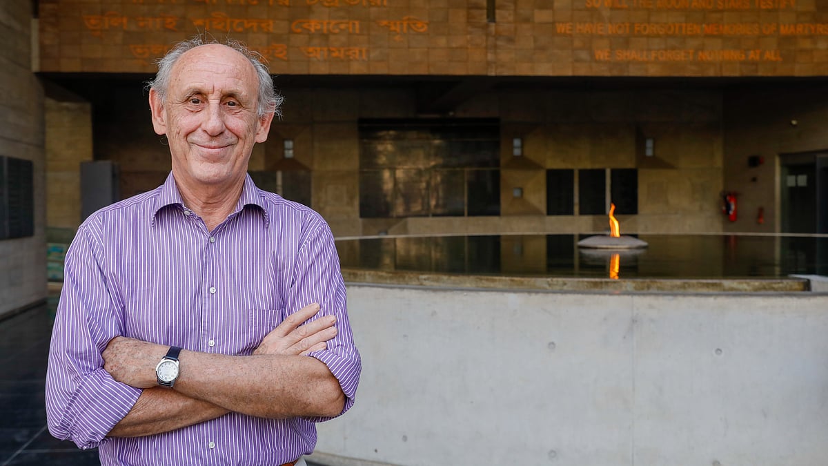 মুক্তিযুদ্ধ জাদুঘরে লেওঁ দেক্লোযো