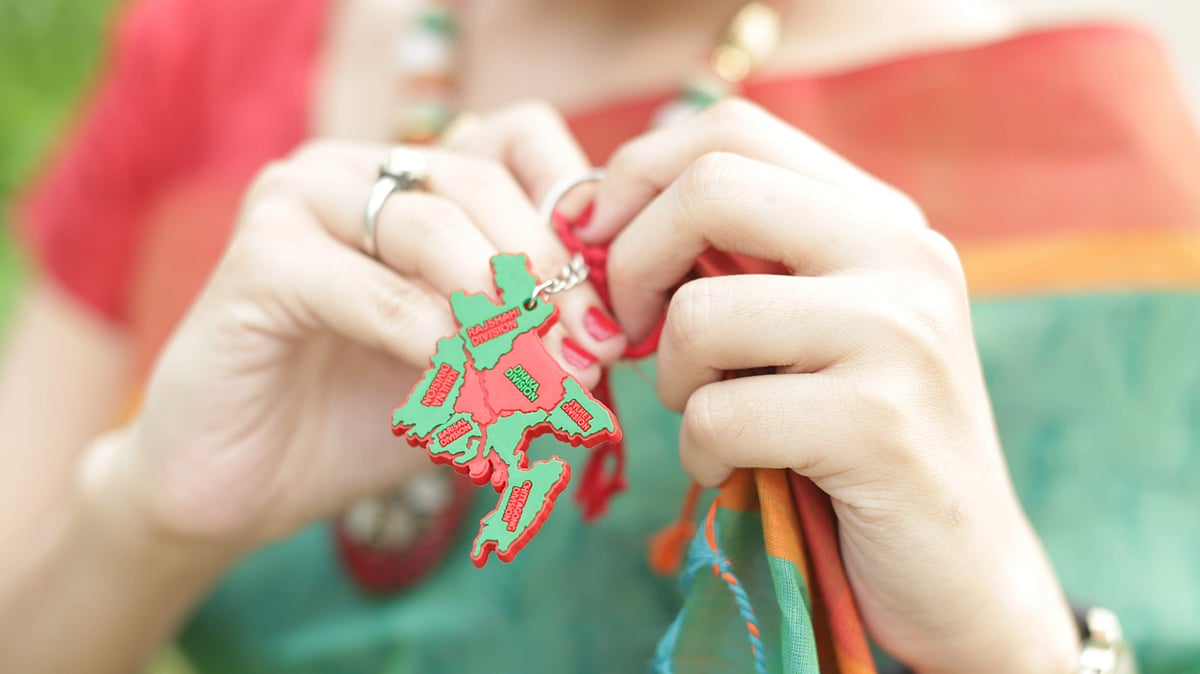 অন্য কিছুর চেয়ে লাল-সবুজ আছে, এমন কিছু দিলেই বোঝা যায়, উপলক্ষ ২৬ মার্চ বা ১৬ ডিসেম্বর