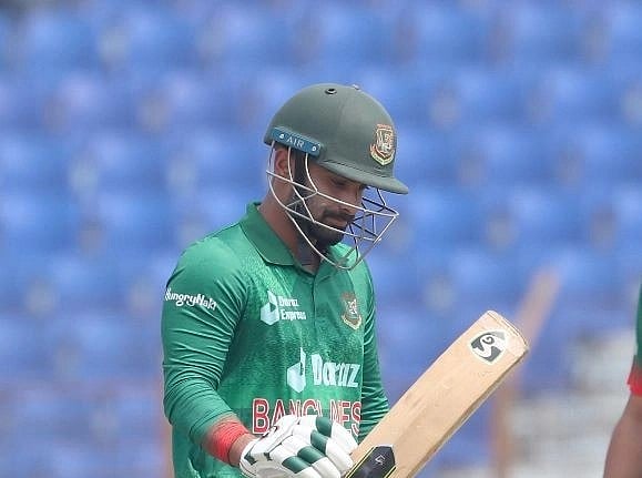 বাংলাদেশের ওপেনার লিটন দাস এই প্রথম টানা দুই ম্যাচে কোনো রান না করে আউট হয়েছেন