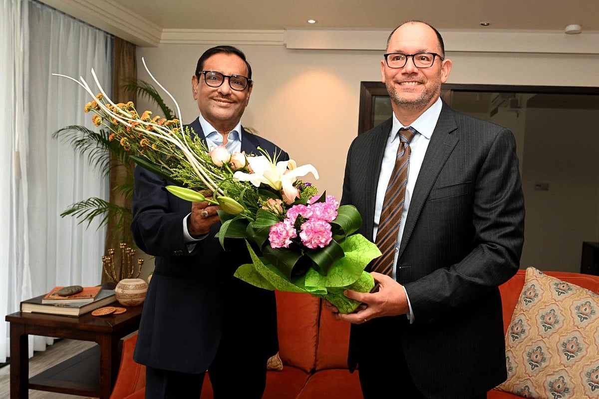 যুক্তরাষ্ট্রের রাষ্ট্রদূত পিটার হাসের সঙ্গে আওয়ামী লীগের সাধারণ সম্পাদক ওবায়দুল কাদের