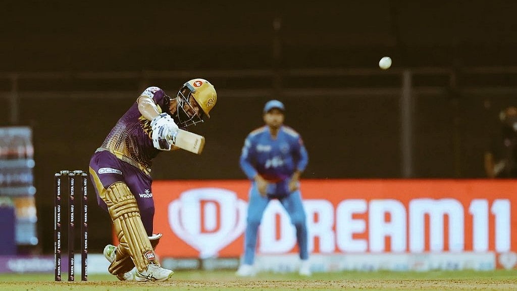 গুজরাটের বিপক্ষে শেষ ৫ বলে ছক্কা মেরে কলকাতাকে জিতিয়েছেন রিংকু সিং