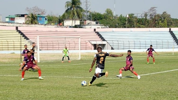 বসুন্ধরা কিংসকে রুখে দিয়েছে আজমপুর