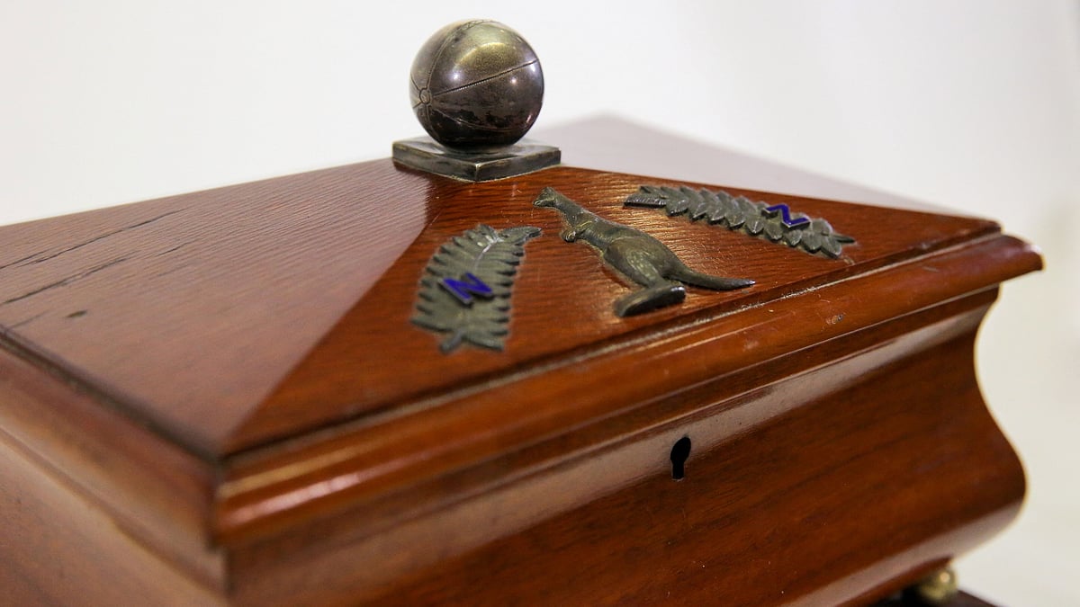 ৬৯ বছর পর খুঁজে পাওয়া গেছে ফুটবলের এই ভস্মাধার