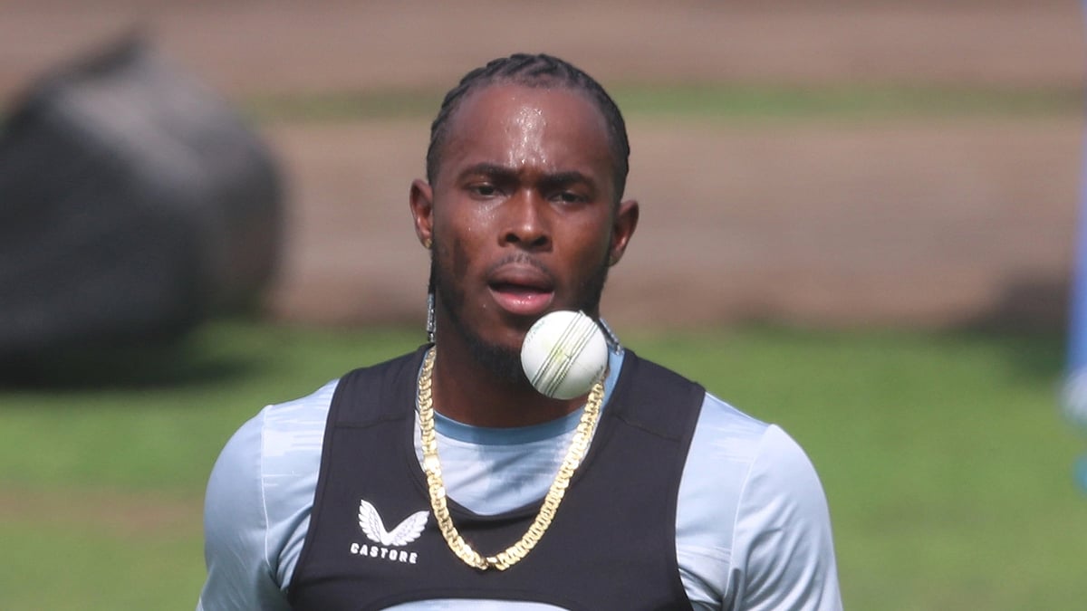 সম্প্রতি বাংলাদেশ সফরে ইংল্যান্ড দলের অনুশীলনে জফরা আর্চার