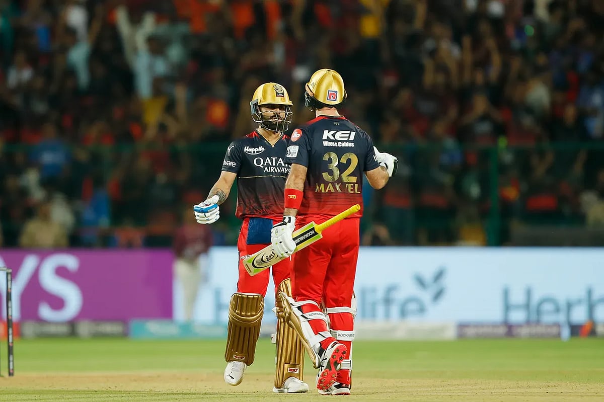 কোহলি আর ডু প্লেসি মিলে হারালেন মুম্বাইকে