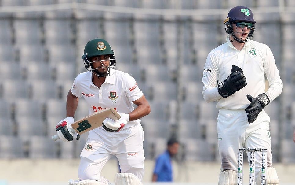 ক্যারিয়ারের চতুর্থ ফিফটি তুলে নিয়েছেন মেহেদী হাসান মিরাজ