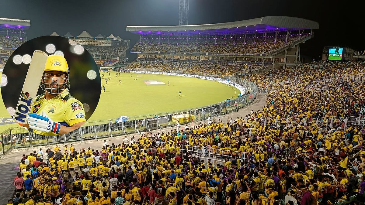 ধোনির জার্সি গায়ে ইডেন গার্ডেন্‌সে খেলা দেখতে এসেছিল কলকাতাবাসী