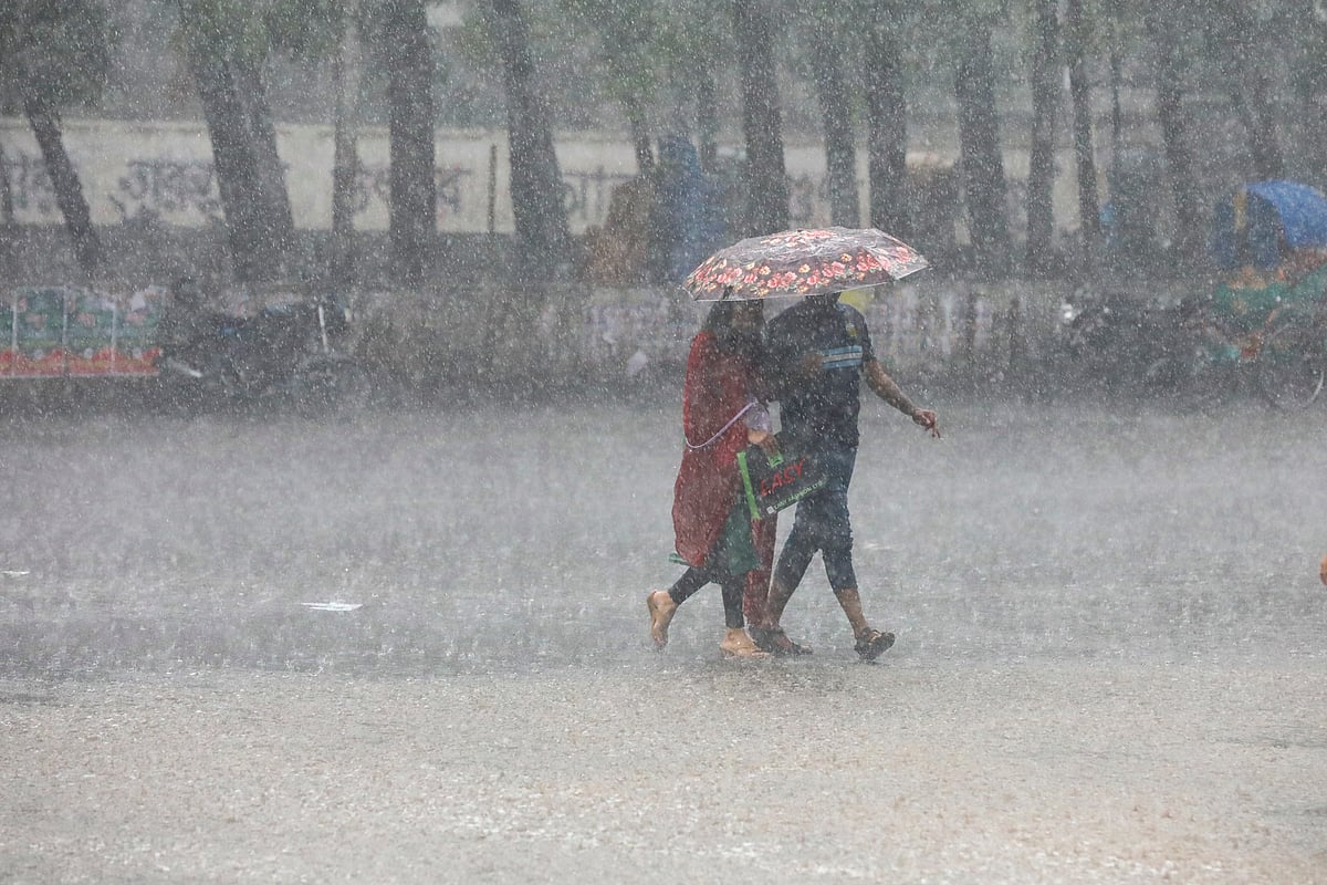 ঢাকায় আগামী শুক্র ও শনিবার বৃষ্টির হওয়ার সম্ভাবনা আছে। বৃষ্টি হলেও তা হবে সামান্য। ছবিটি গত ২৫ মার্চে তোলা।