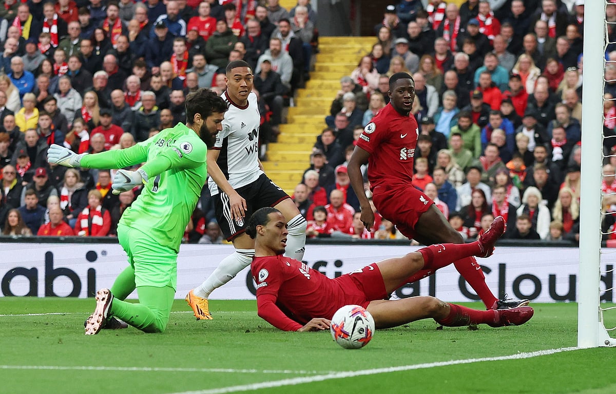 ডিফেন্সে আগের মতো কার্যকারীতা দেখাতে পারছেন না ফন ডাইকরা