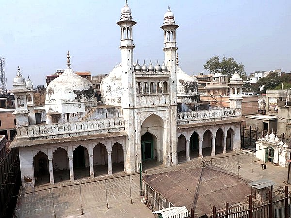 উত্তর প্রদেশের বারানসির জ্ঞানবাপি মসজিদ