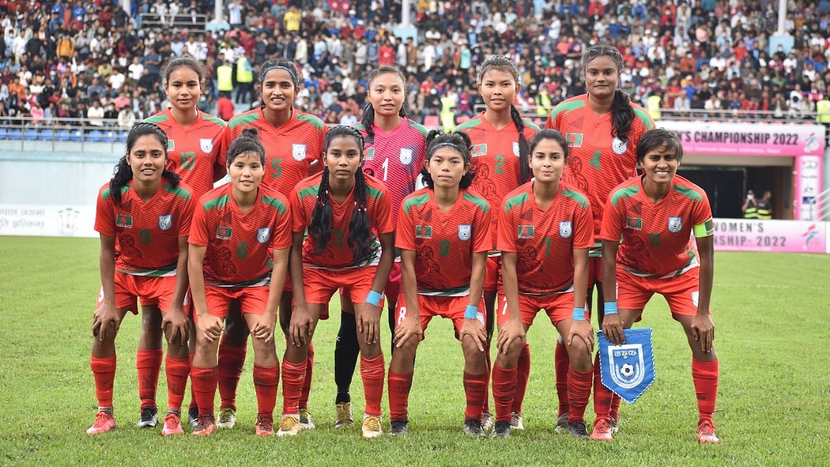 সাফজয়ী নারী ফুটবল দলে দেখা দিয়েছে ভাঙন