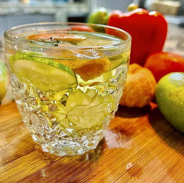 Nemis pornosi: olomon erkaklar va bitta rus ayoli Mast ayol bilan porno