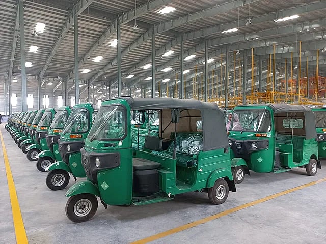ময়মনসিংহের ভালুকায় রানারের কারখানায় তৈরি হওয়া তিন চাকার অটোরিকশা