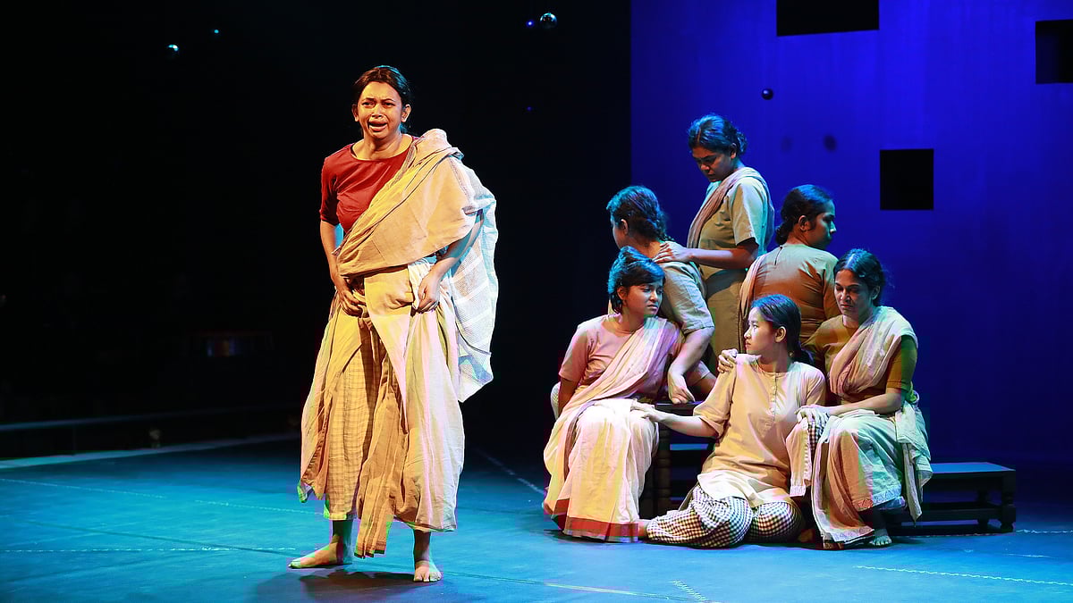 ‘আমি বীরাঙ্গনা বলছি’ নাটকের দৃশ্য