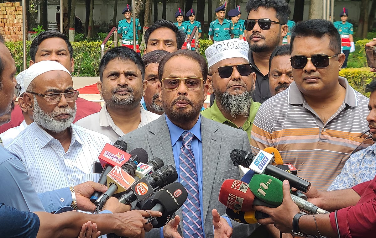 রংপুরে সার্কিট হাউসে আজ বিকেলে জাতীয় পার্টির চেয়ারম্যান জি এম কাদের সাংবাদিকদের বিভিন্ন প্রশ্নের উত্তর দেন