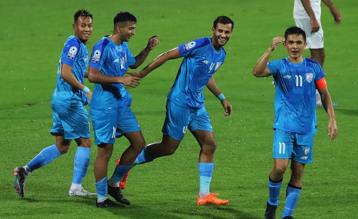 পাকিস্তানের বিপক্ষে হ্যাটট্রিক করেছেন সুনীল ছেত্রী (সর্ব ডানে)