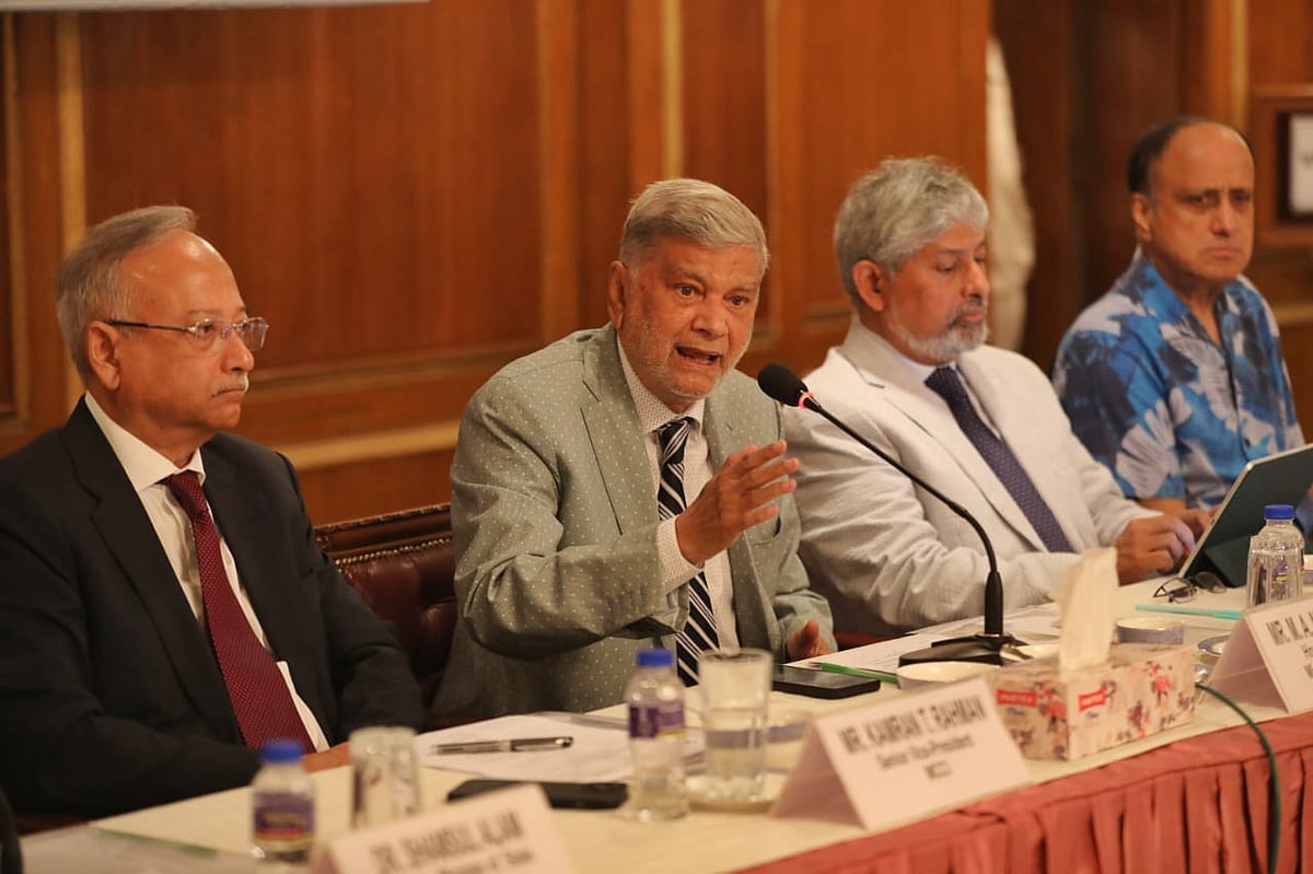 মেট্রো চেম্বার ও পলিসি রিসার্চ ইনস্টিটিউটের যৌথ আয়োজনে অনুষ্ঠিত ২০২৩-২৪ অর্থবছরের বাজেট আলোচনায় বক্তব্য দেন পরিকল্পনামন্ত্রী এম এ মান্নান। আজ শনিবার রাজধানীর মতিঝিলে মেট্রো চেম্বার মিলনায়তনে