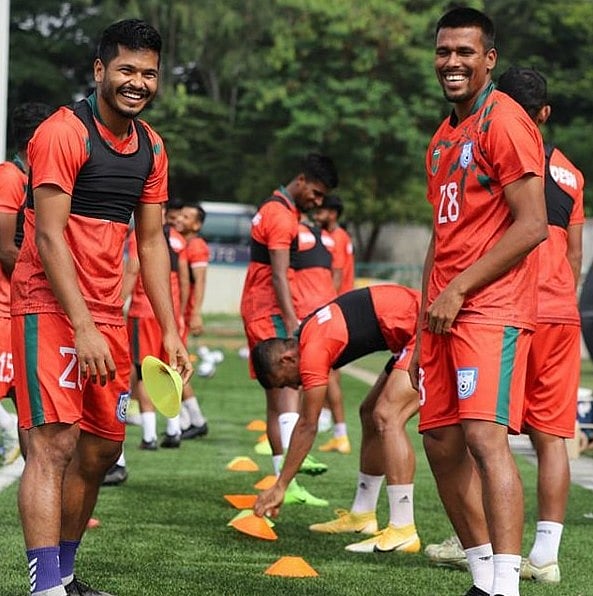 সাফে আজ লেবাননের মতো শক্তিশালী প্রতিপক্ষ। তাতে কী, জামাল ভূঁইয়া-সুমন রেজারা অনুশীলন করলেন ফুরফুরে মেজাজেই। কাল বেঙ্গালুরুতে