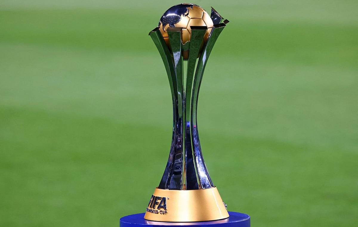 আগামী বছরের জুন–জুলাইয়ে হবে ৩২ দলের  ফিফা ক্লাব বিশ্বকাপ ট্রফি