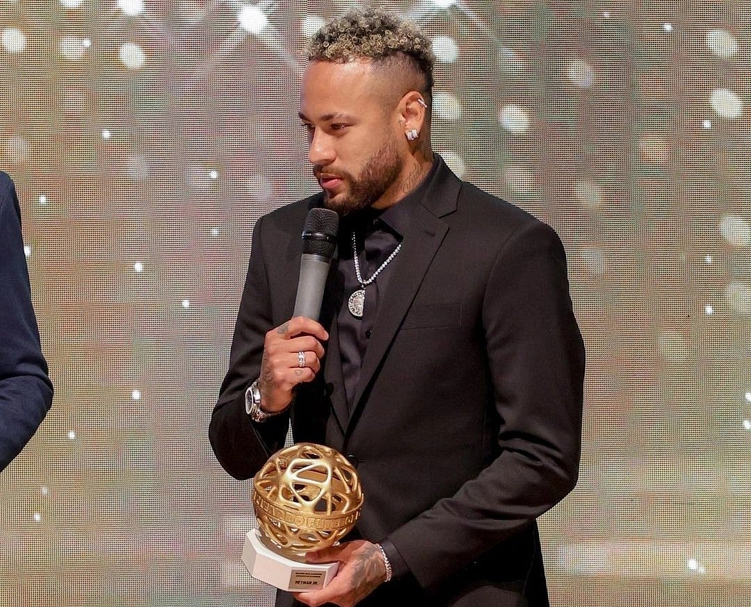 জোড়া স্বীকৃতি পেয়েেন নেইমার