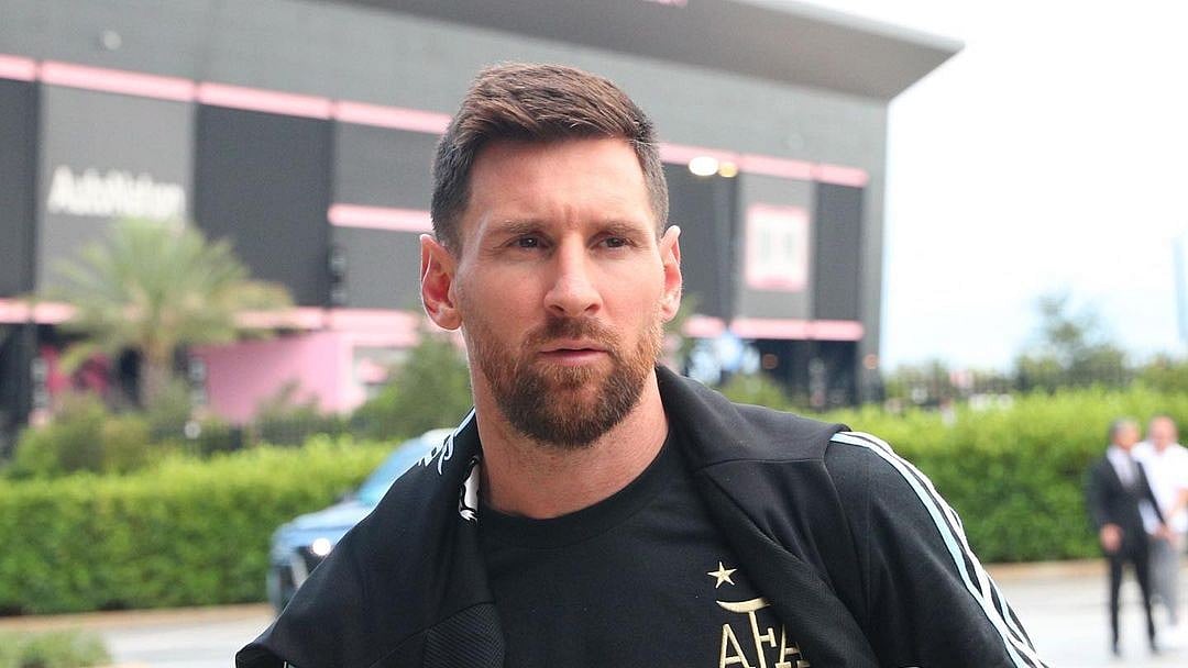 ইন্টার মায়ামিতে যোগ দিয়েছেন লিওনেল মেসি