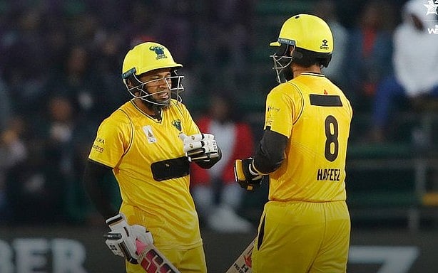 জিম–আফ্রো টি১০ টুর্নামেন্টে জোহানেসগার বাফেলোজের হয়ে খেলছেন মুশফিকুর রহিম