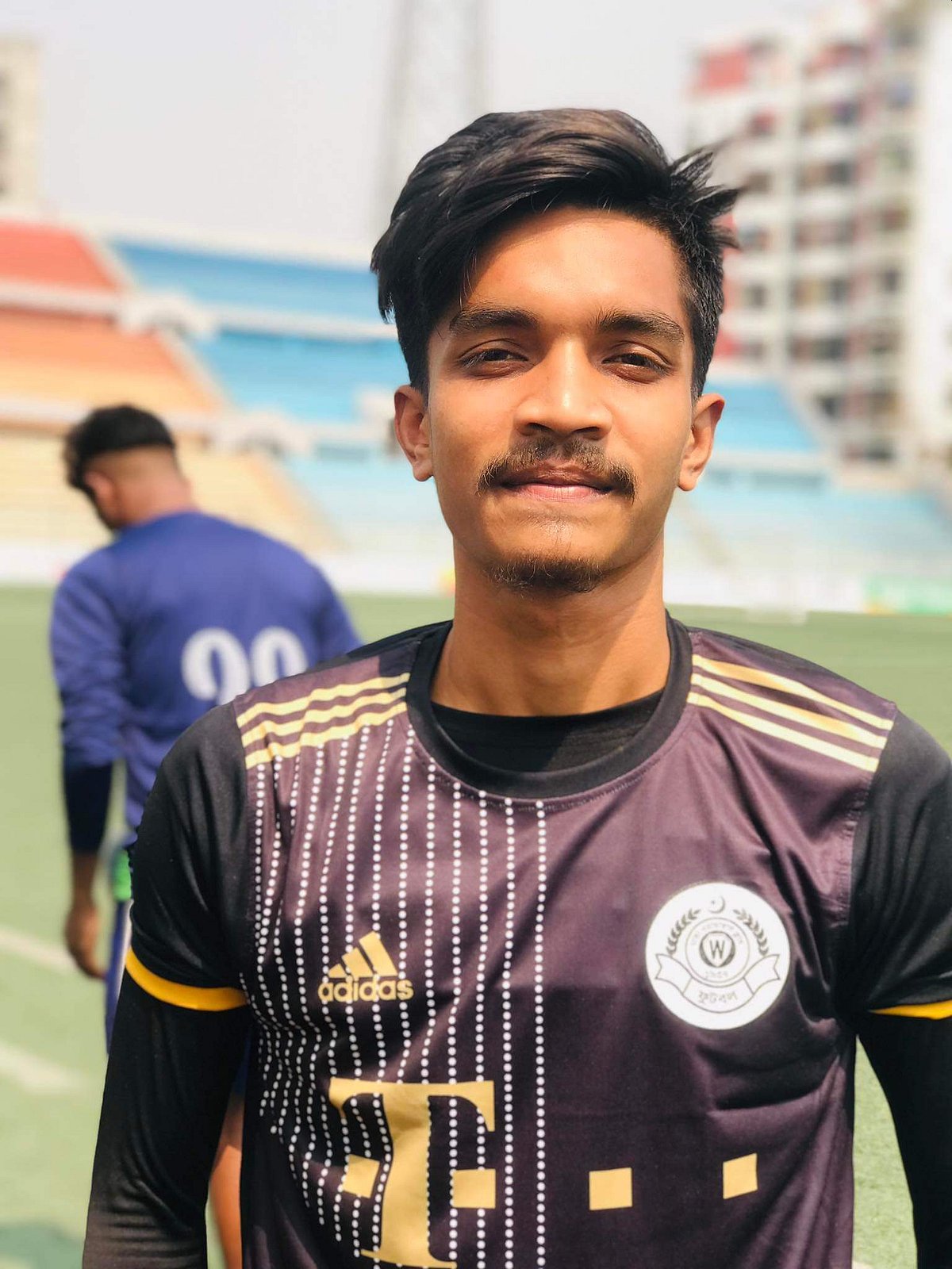 উদীয়মান ফুটবলার মিনহাজুল করিম। স্বাধীন ডাকনামেই যাঁকে চেনে সবাই।