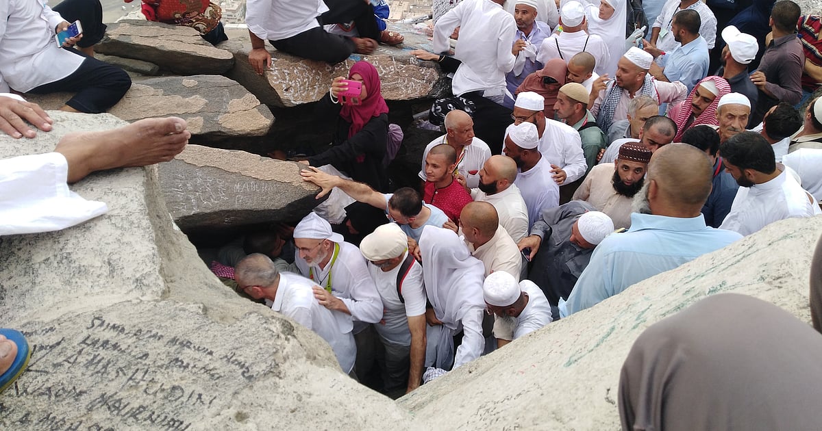 Үлкен әтештер Алета мұхитының барлық тығыз тесіктеріне енеді Alexa Vega порно видео