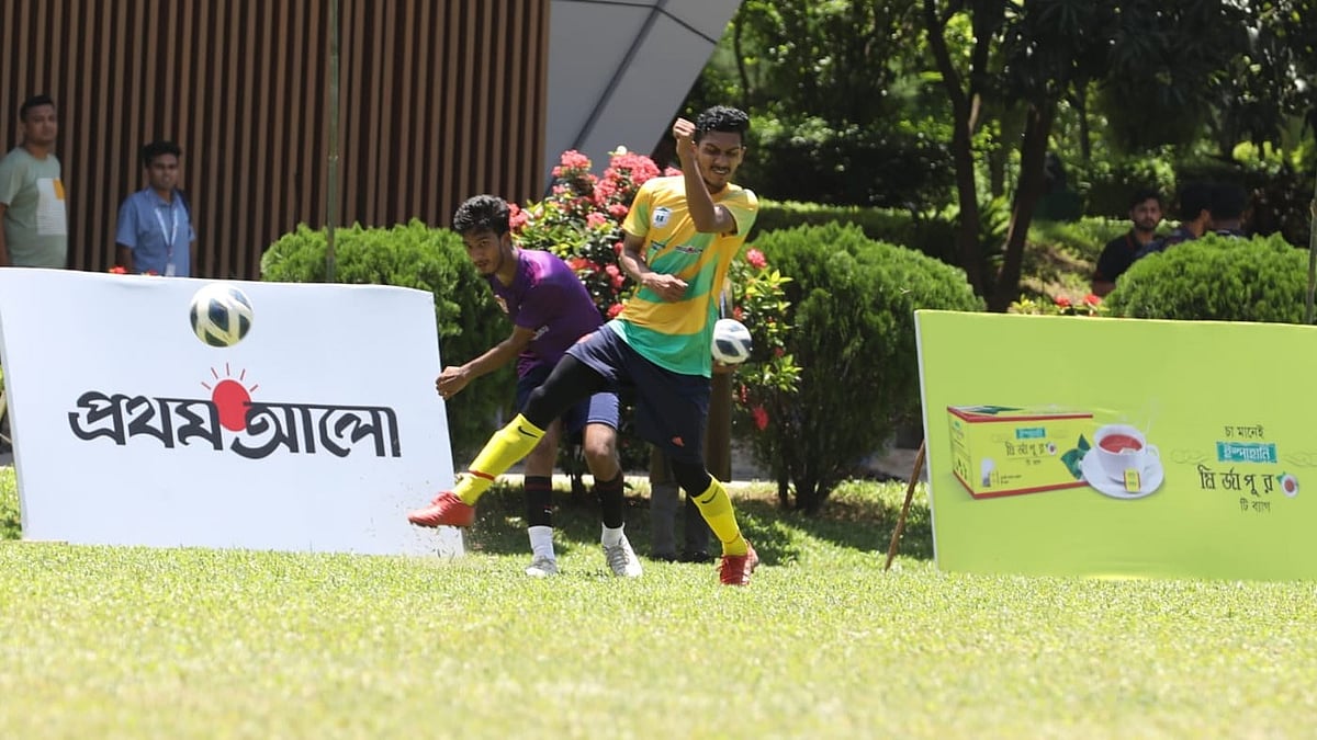 ঢাকা পর্বের উদ্বোধনী ম্যাচে মুখোমুখি হয়েছে বাংলাদেশ টেক্সটাইল বিশ্ববিদ্যালয়ের (বুটেক্স) এবং আহ্‌ছানউল্লাহ বিজ্ঞান ও প্রযুক্তি বিশ্ববিদ্যালয়। আজ ড্যাফোডিল ইন্টারন্যাশনাল ইউনিভার্সিটি মাঠে