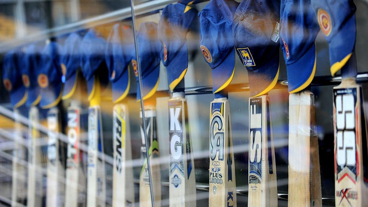 কাঠামো পুনর্গঠন ঘিরে বিরোধ সৃষ্টি হওয়ায় ঘরোয়া ক্রিকেট বন্ধ করে দিয়েছে লঙ্কান বোর্ড