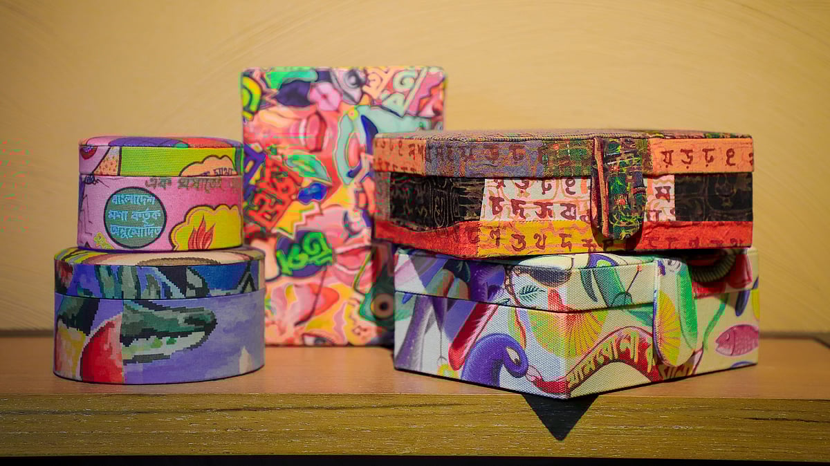 বিশেষ কোনো ঘটনার স্মৃতি জড়ানো উপকরণগুলো যত্ন করে গুছিয়ে রাো যাবে বাক্সে।