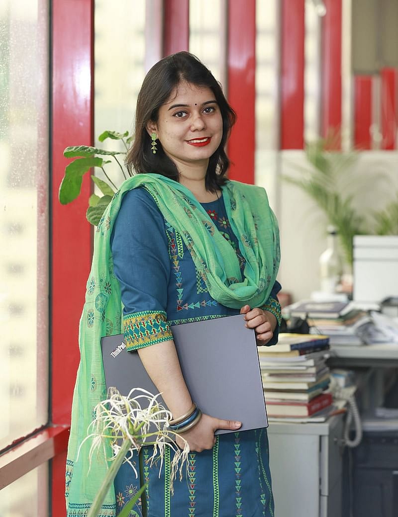 মডেল: জিসা