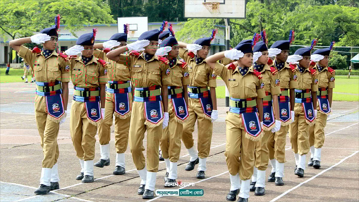 Kollej qizlari yotoqxonada minutlar berishadi