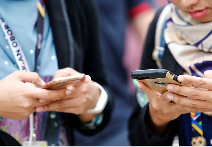 ইন্টারনেট ব্যবহারকারী