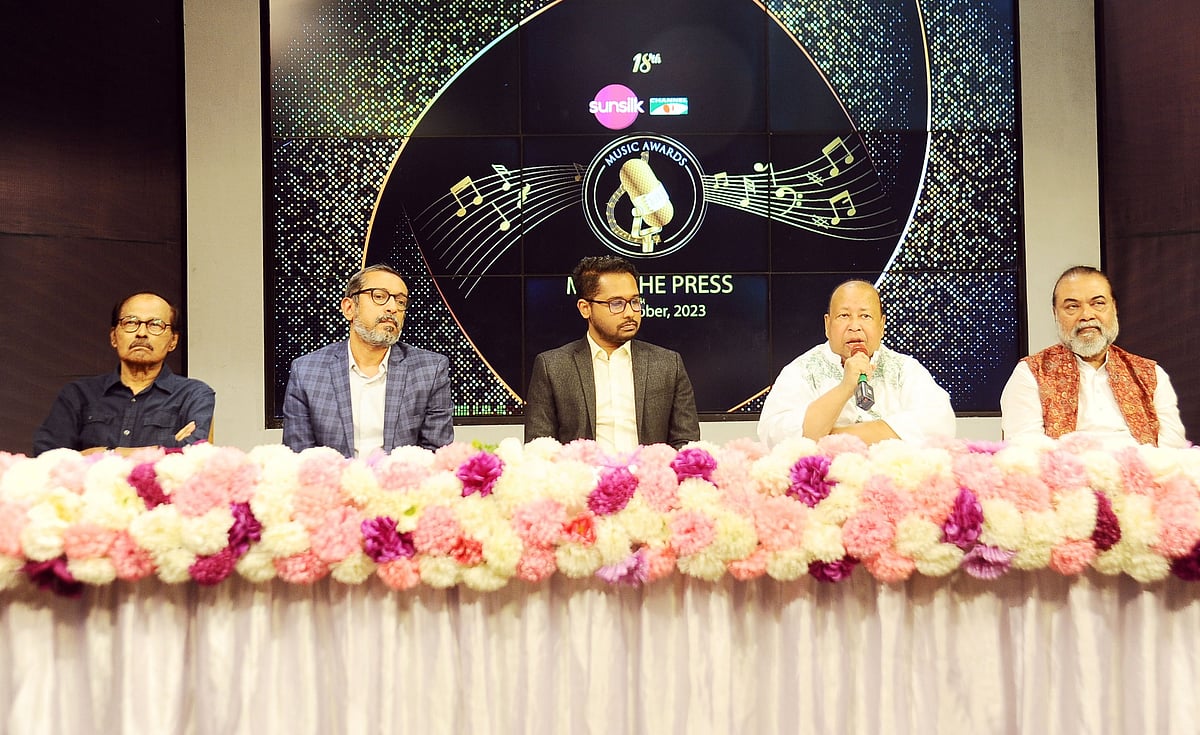 ‘চ্যানেল আই মিউজিক অ্যাওয়ার্ডস’–এর ১৮তম আসরের বিস্তারিত জানাতে আয়োজিত সংবাদ সম্মেলন শিল্পী, আয়োজক ও পৃষ্ঠপোষকেরা