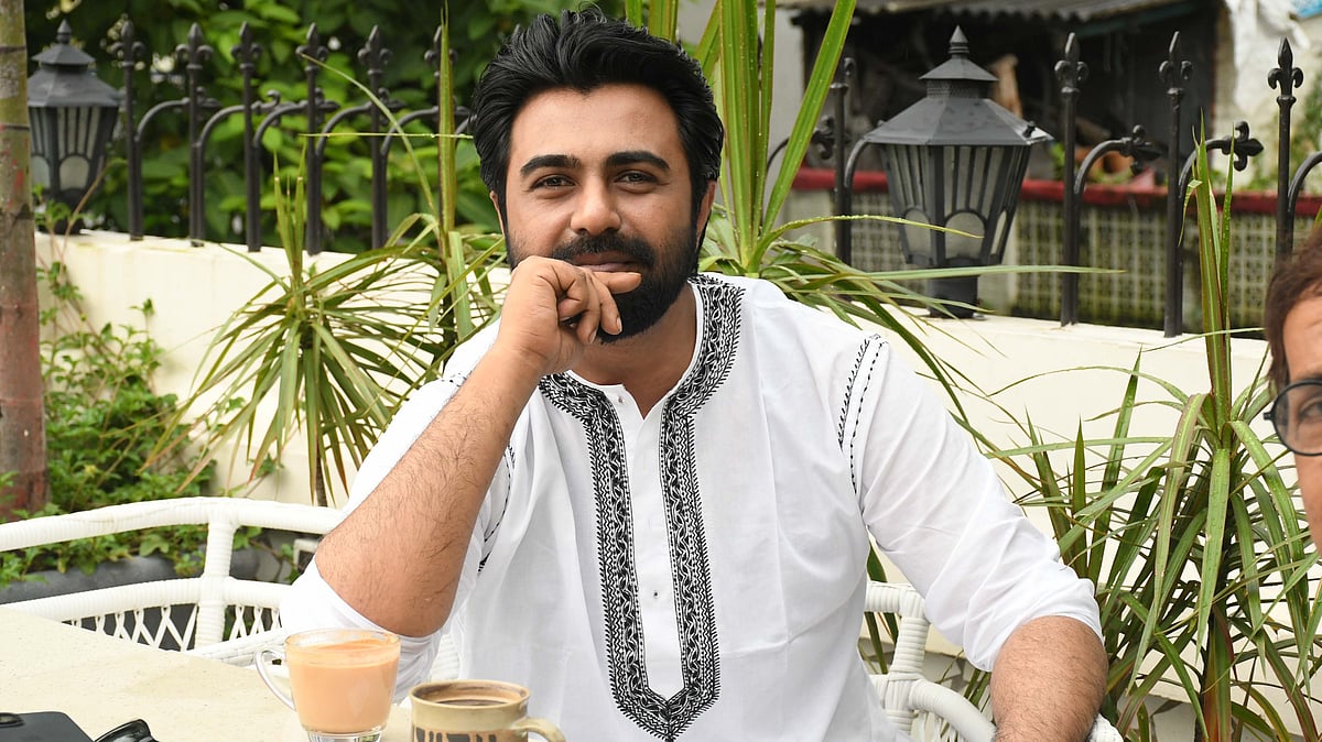 কলকাতায় অপূর্ব। ভাস্কর মুখার্জি