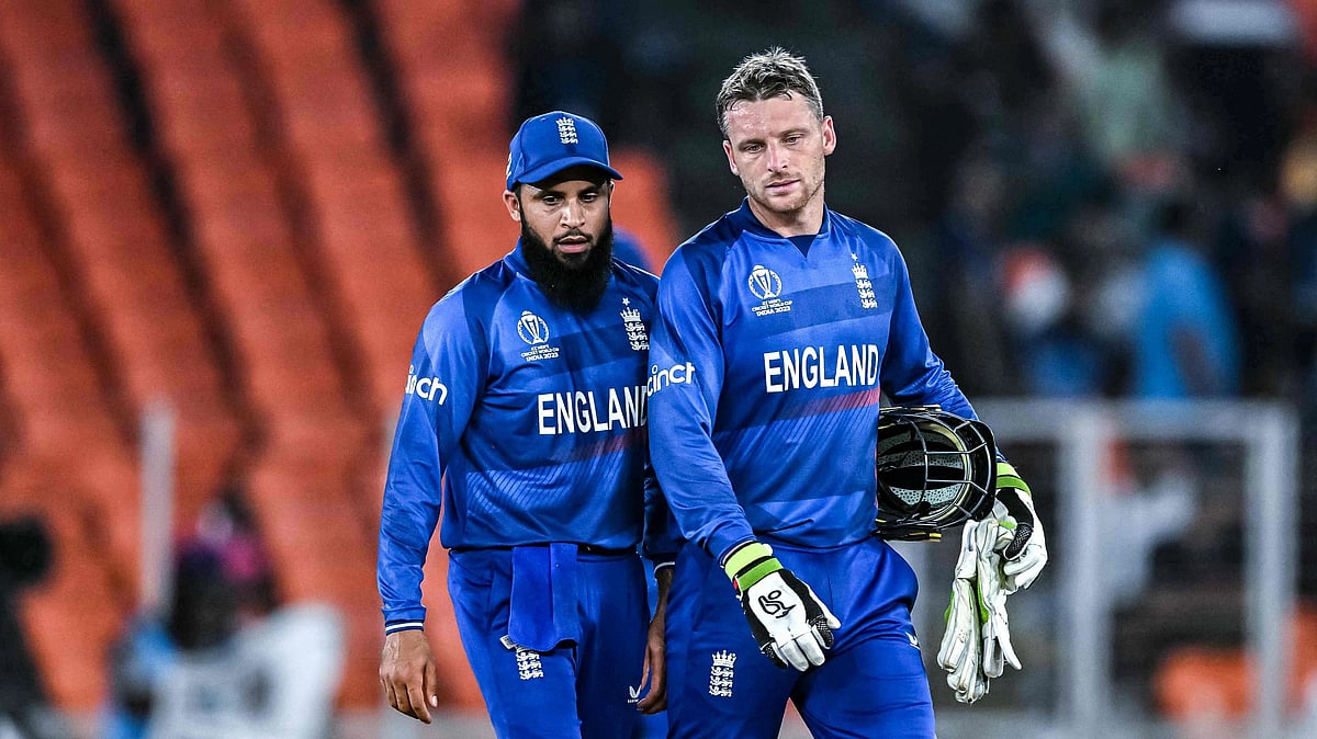 ইংল্যান্ডের সীমিত ওভারের অধিনায়ক জস বাটলার (ডানে), সঙ্গে আদিল রশিদ