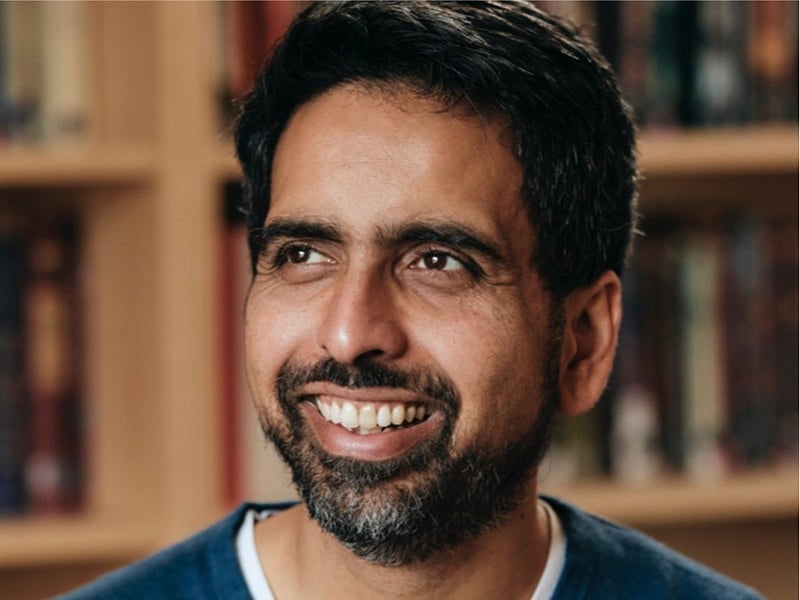 Jamoat transportida tasodifan mushukning oqishi (yaqindan olingan suratlar)