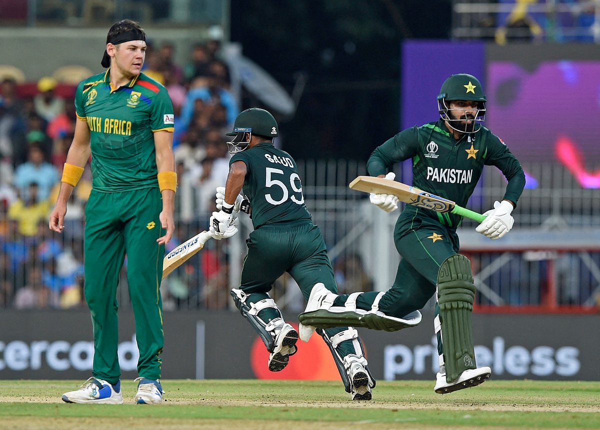 দক্ষিণ আফ্রিকার বিপক্ষে ২৭০ রান তুলেছে পাকিস্তান