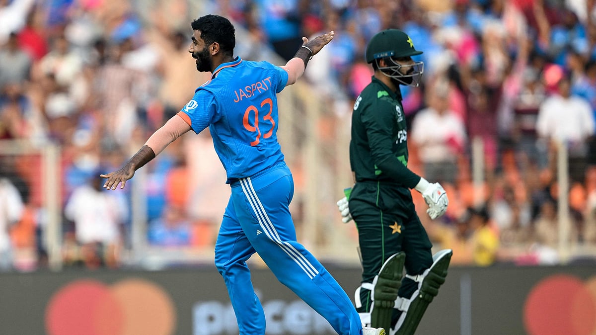 শাদাবকে আউটের পর বুমরার উল্লাস