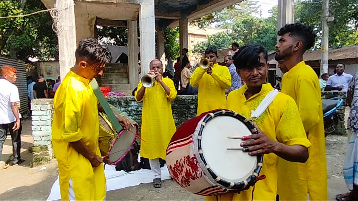 কটিয়াদীর ঢাকের হাট: ৪০০ বছরের ঐতিহ্য