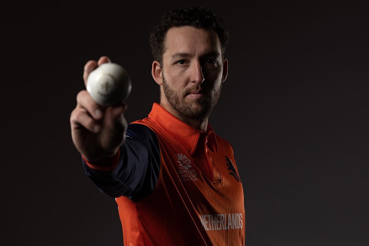 ডাচ পেসার পল ফন মিকেরেন